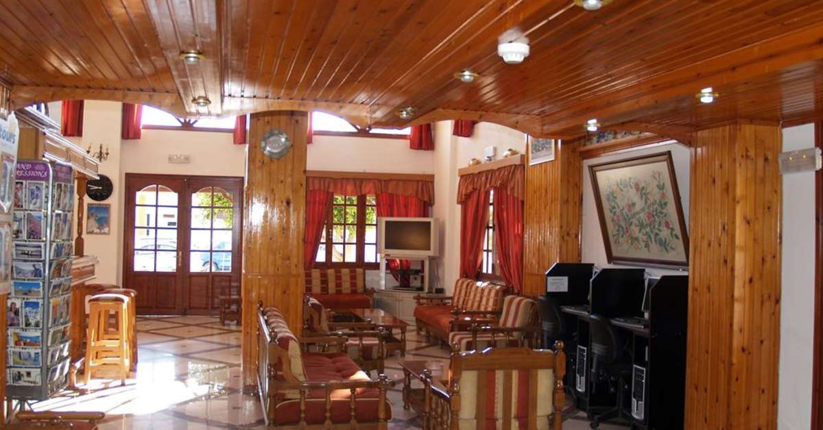 Een foto van het interieur van Blue Bay