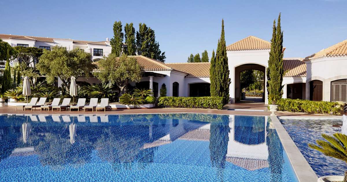 Een foto van een overzicht van Pine Cliffs Village & Golf Suites