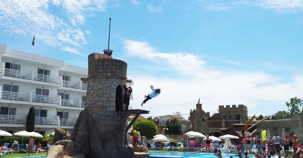 Ein Foto vom Pool im Pirates Village Apartments