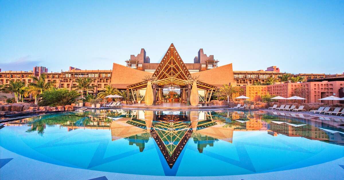 Een foto van de buitenkant van Lopesan Baobab Resort