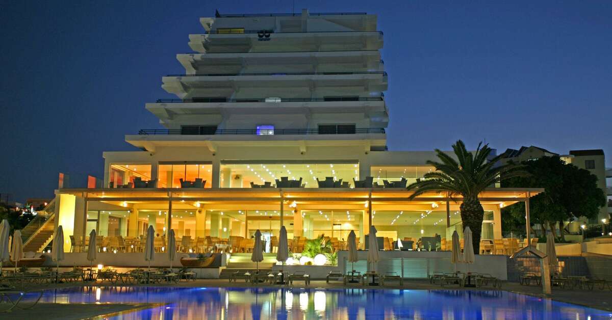 Ein Foto vom Pool im Vrissiana Beach Hotel