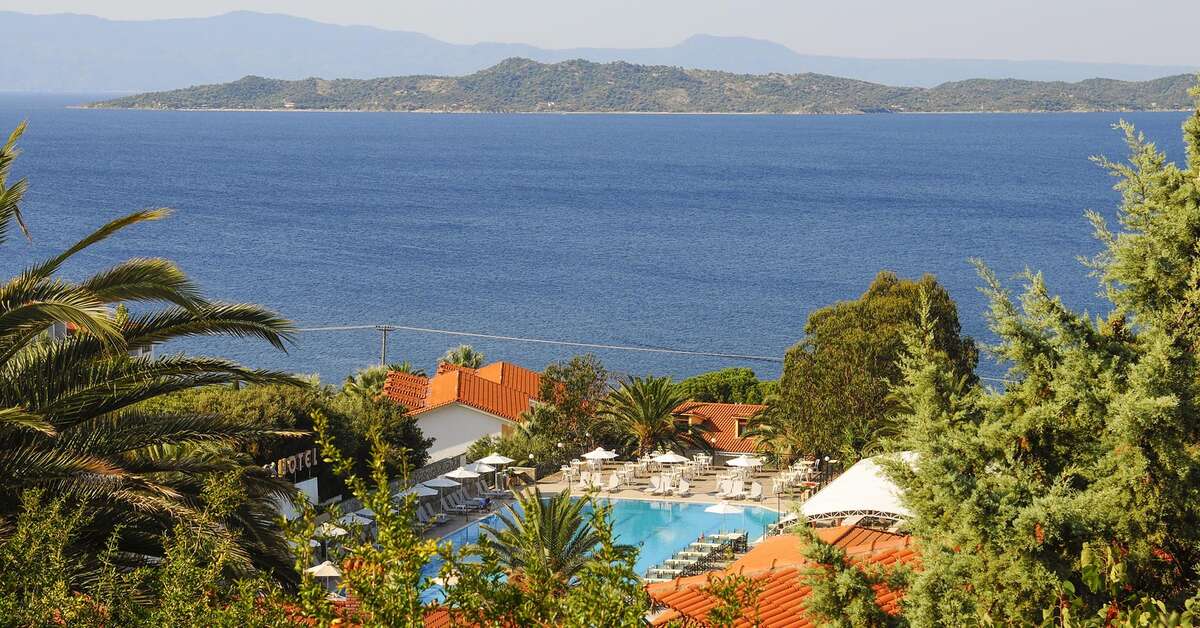 Een foto van het zwembad bij Aristoteles Holiday Resort & Spa
