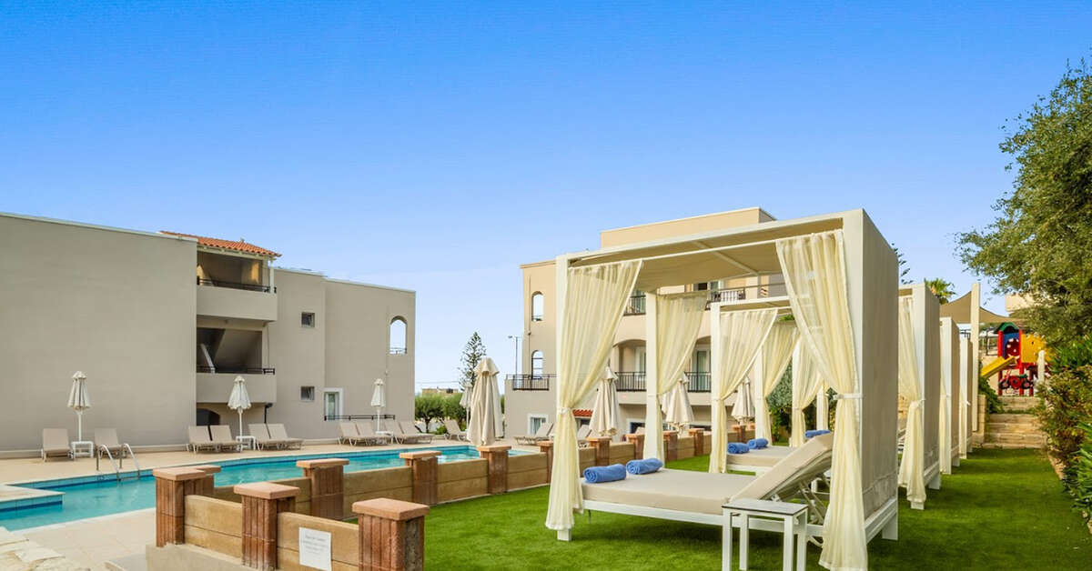Ein Foto vom Pool im Rainbow Apartments