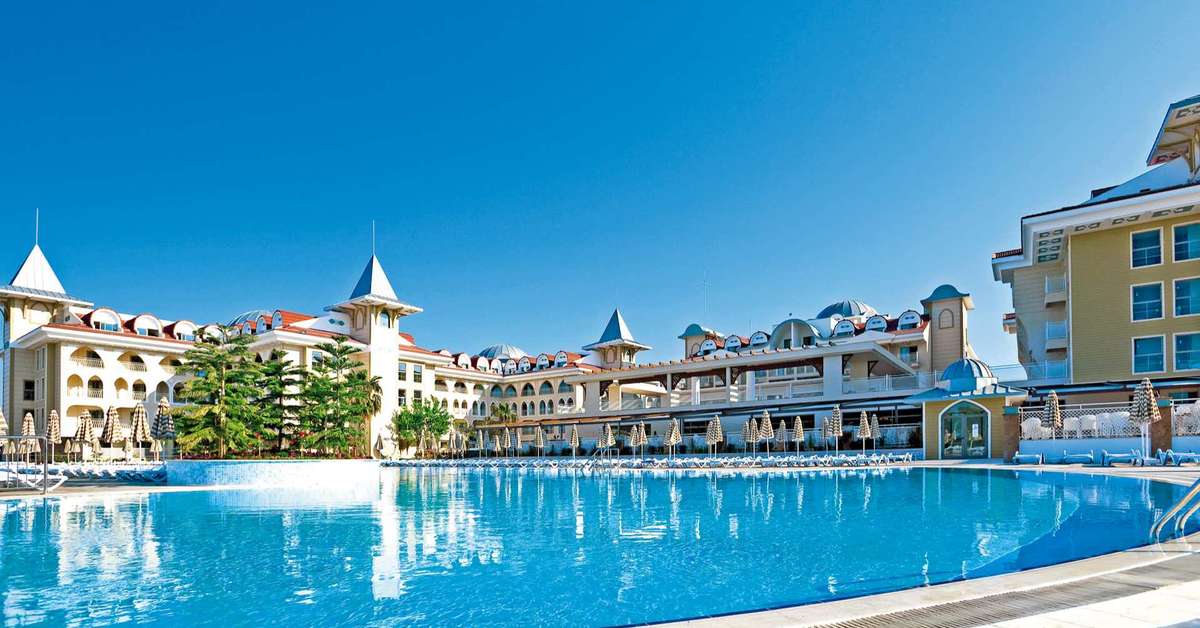Een foto van het zwembad bij Side Star Resort