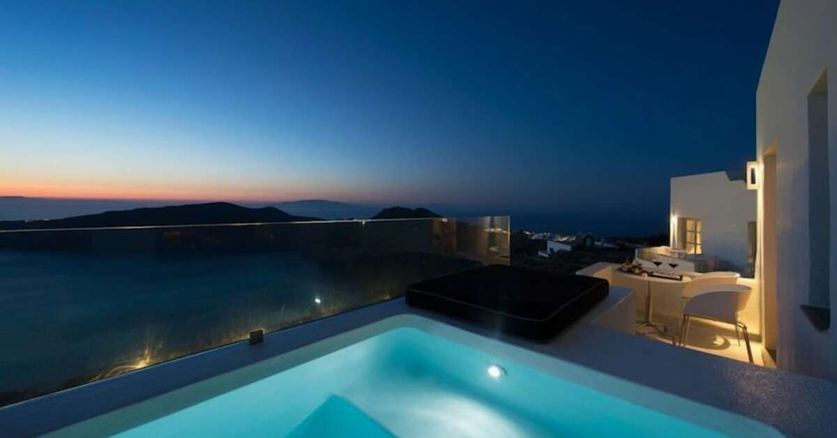 Ein Foto vom Pool im Avaton Resort & Spa