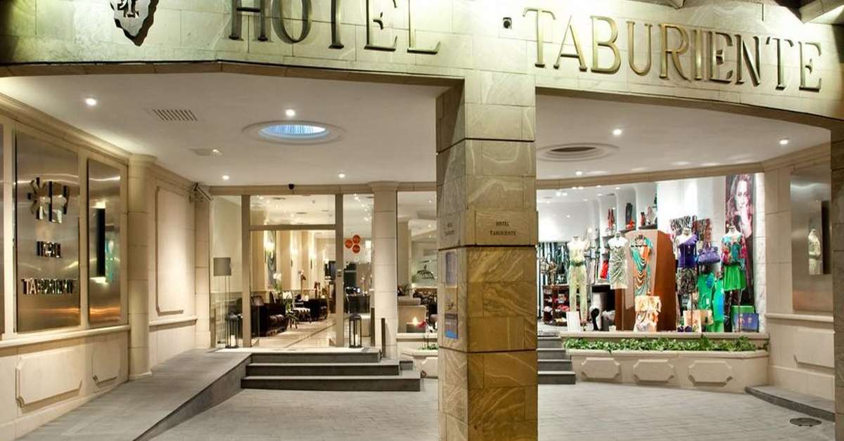Een foto van de buitenkant van Hotel Taburiente