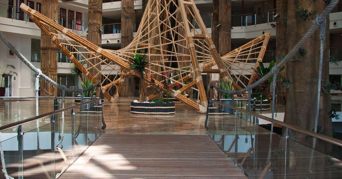 Een foto van het interieur van Holiday Polynesia Hotel