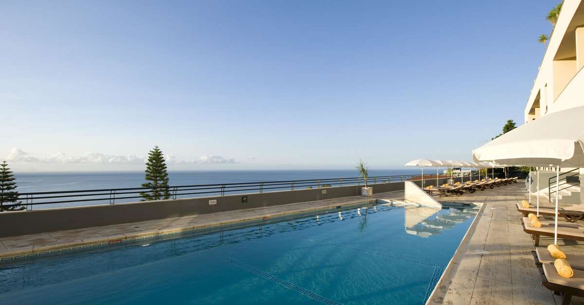 Een foto van het zwembad bij Hotel Madeira Panoramico