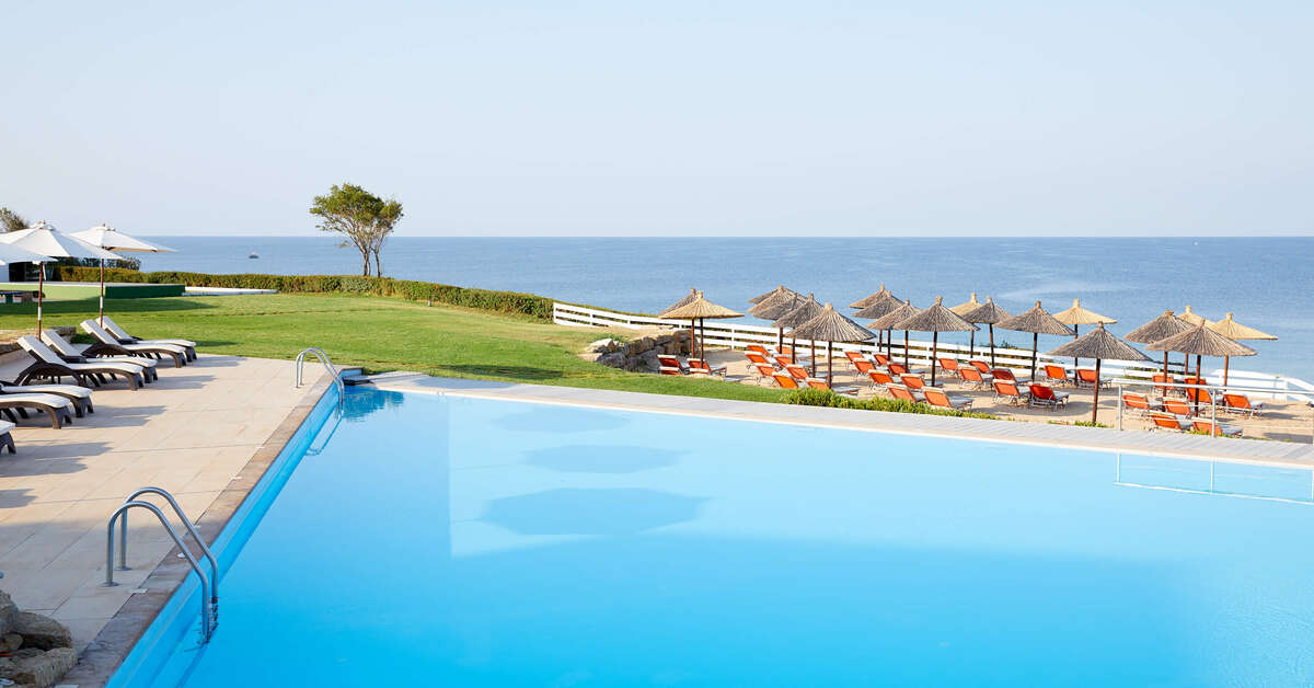Een foto van het zwembad bij Istion Club & Spa