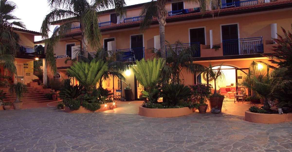 Ein Foto von der Außenansicht des Hotel Grotticelle
