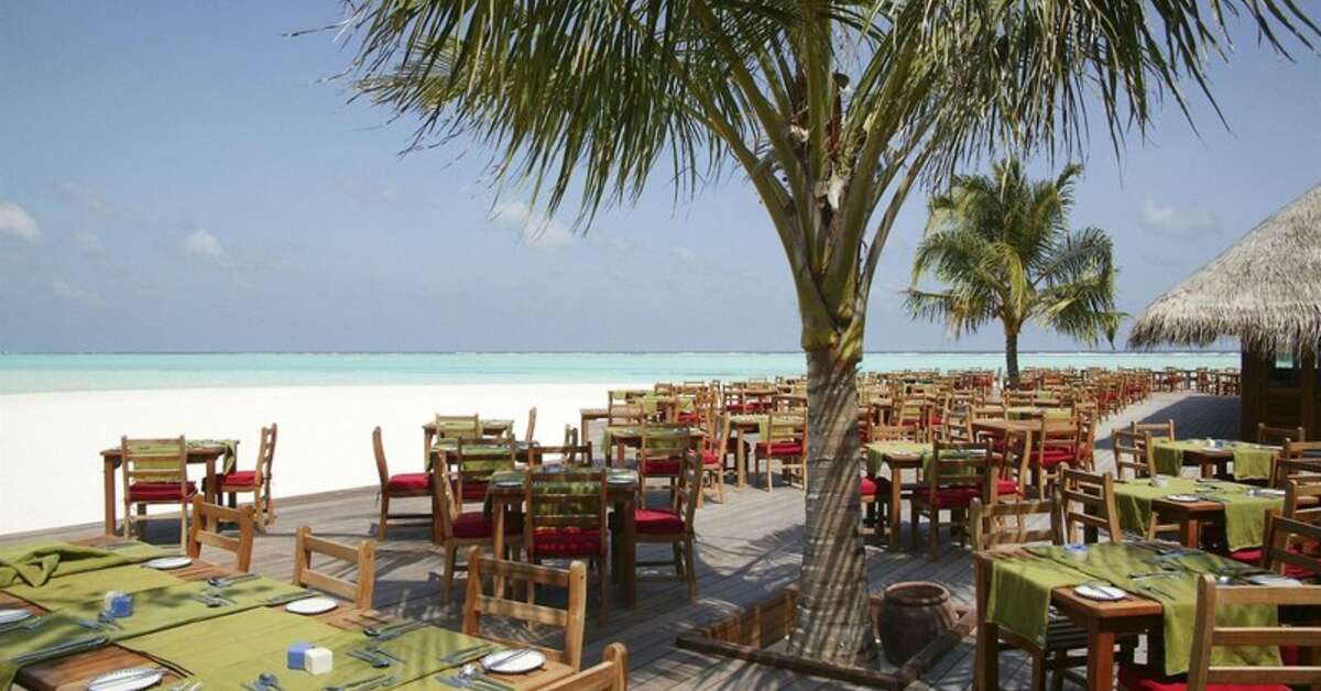 Een foto van het terras bij Meeru Island Resort & Spa