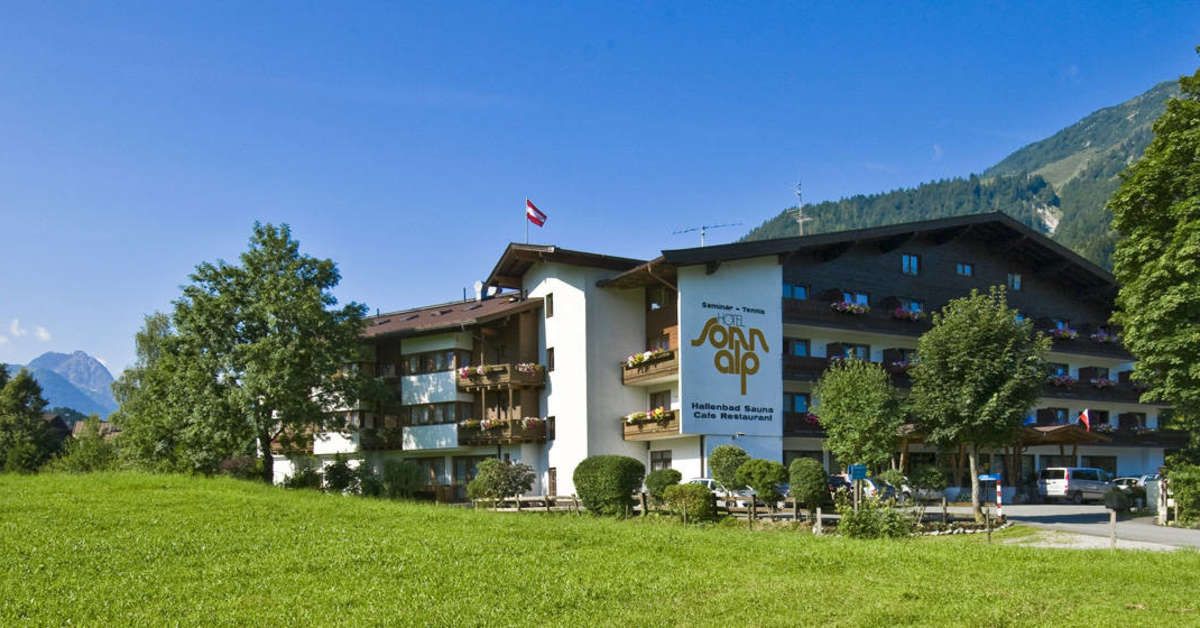 Een foto van de buitenkant van Hotel Sonnalp
