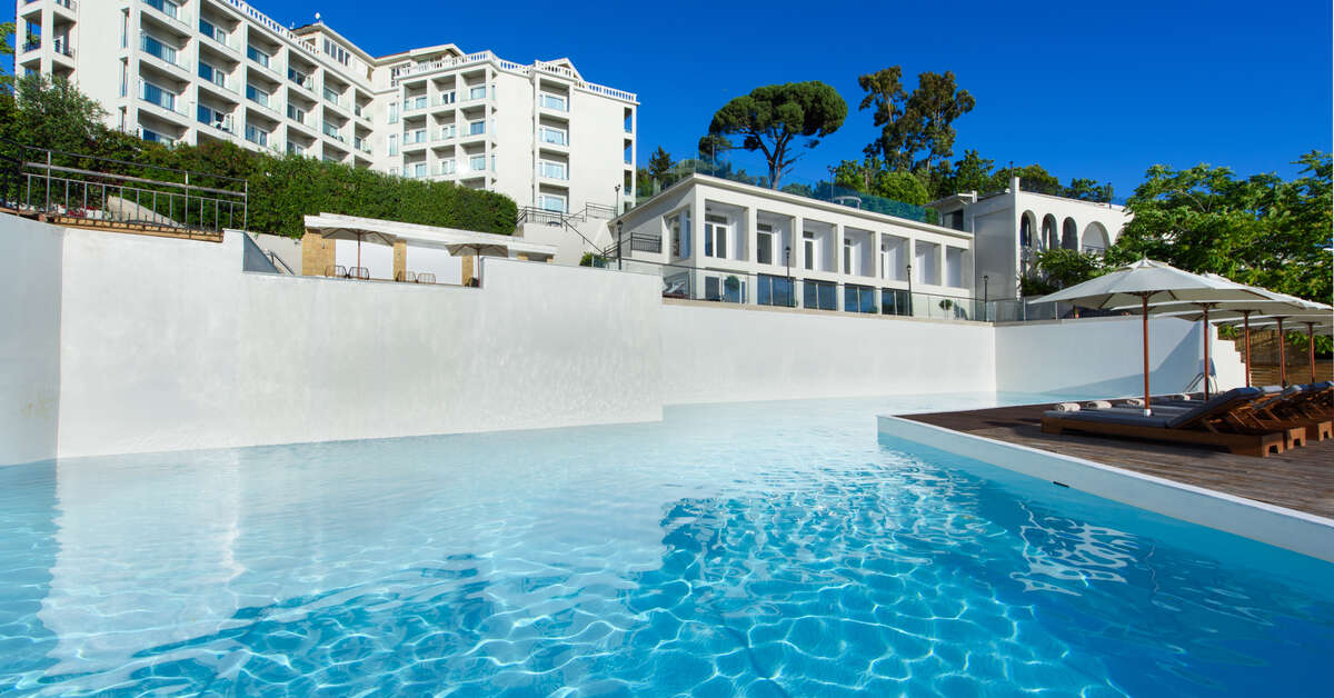 Ein Foto vom Pool im The Royal Grand Hotel