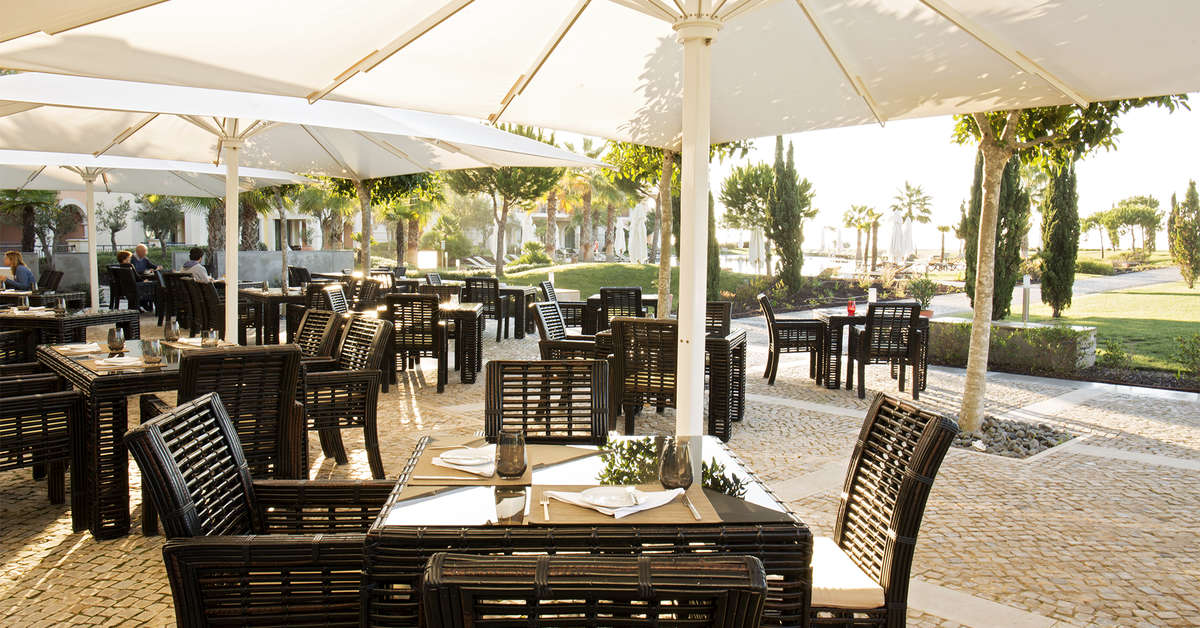 Een foto van het terras bij Cascade Resort Algarve