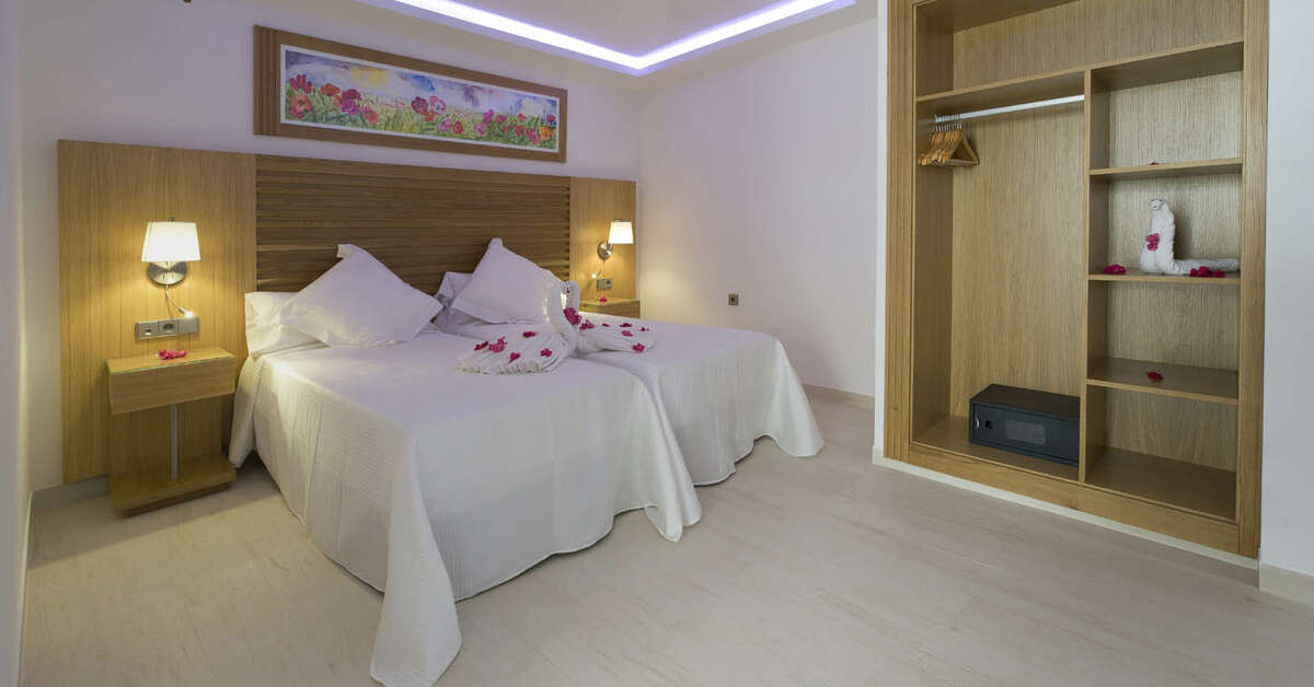 Een foto van My Way Luxury Ibiza Studios