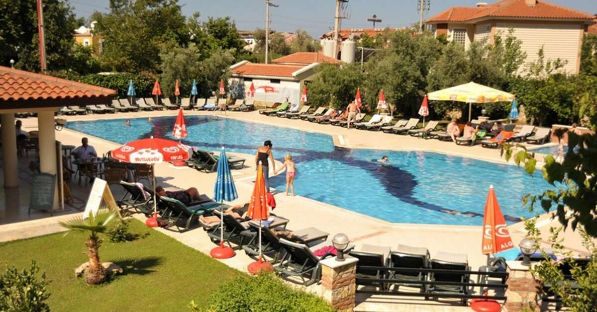 Een foto van het zwembad bij Mavruka Hotel
