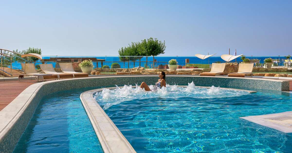 Een foto van het zwembad bij Elysium Resort & Spa