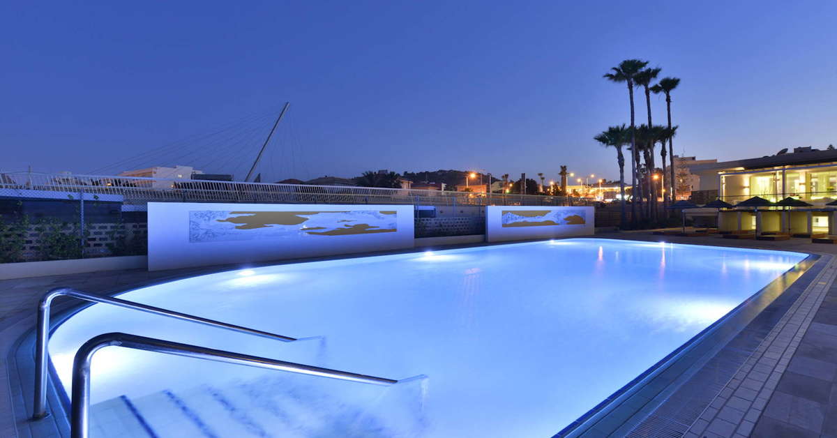 Een foto van het zwembad bij Capo Bay Hotel