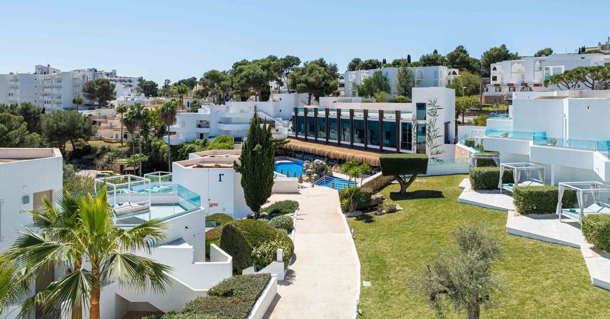 Ein Foto Marsenses Ferrera Blanca Adults Only