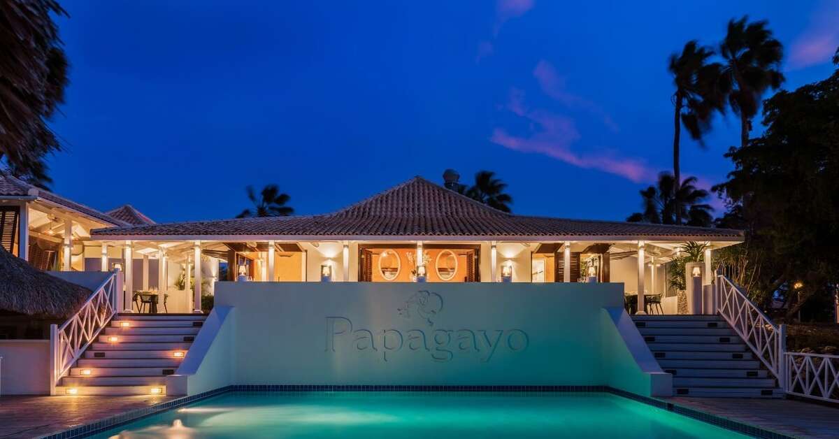Een foto van het zwembad bij Papagayo Beach Resort