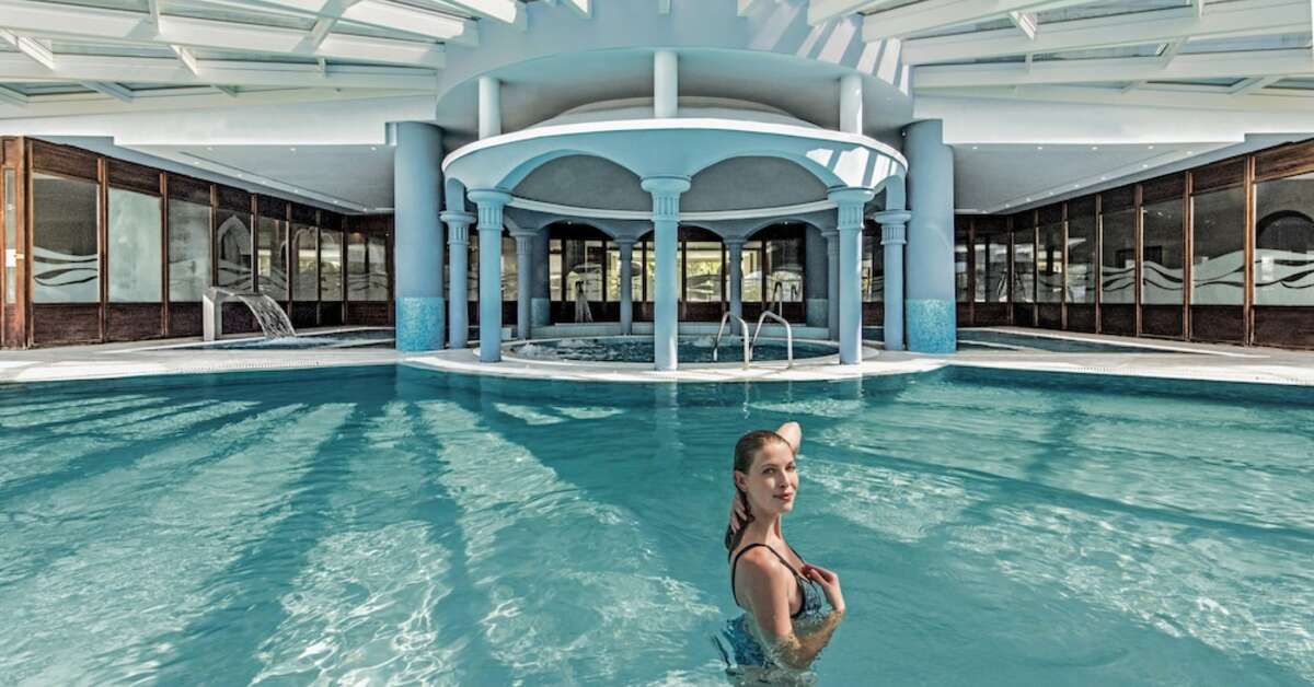 Een foto van het zwembad bij Mitsis Galini Wellness Spa & Resort