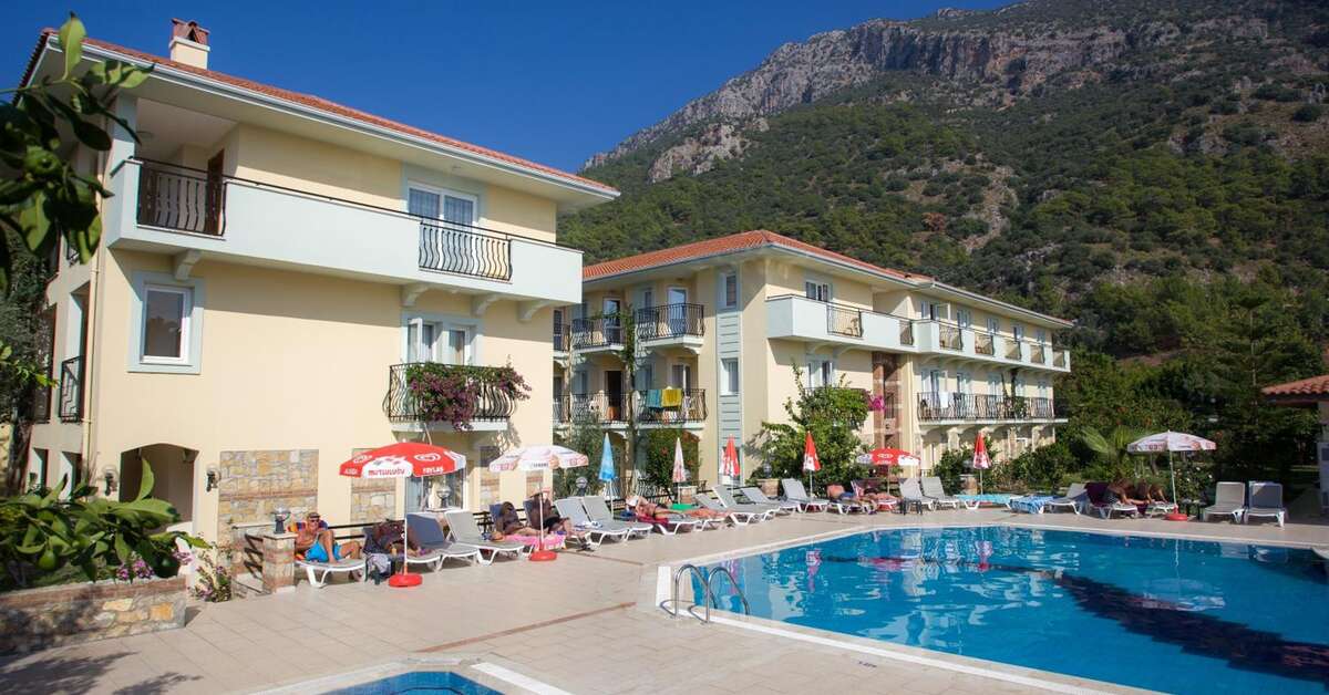 Een foto van het zwembad bij Mavruka Hotel