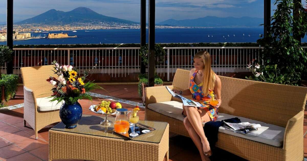 Ein Foto von der Terrasse im BW Signature Collection Hotel Paradiso