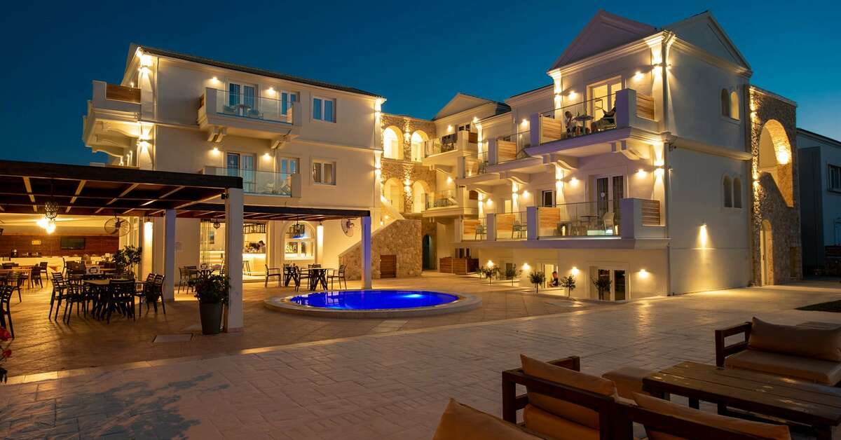 Een foto van het zwembad bij Ekati Mare Boutique Resort