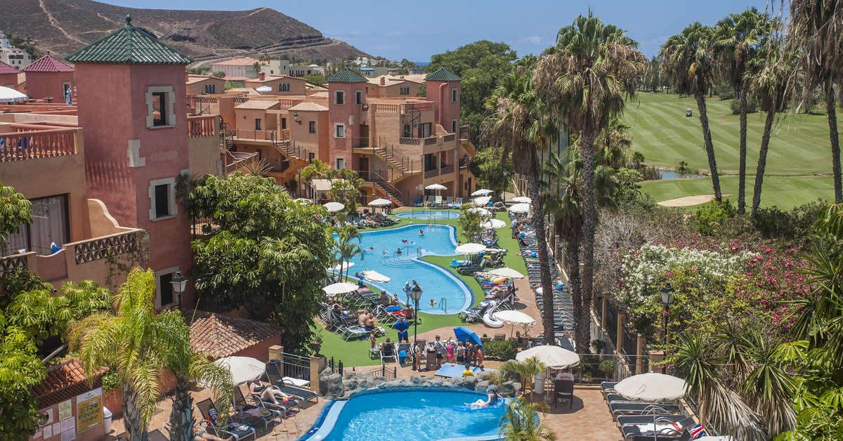 Een foto van het zwembad bij Villa Mandi Golf Resort