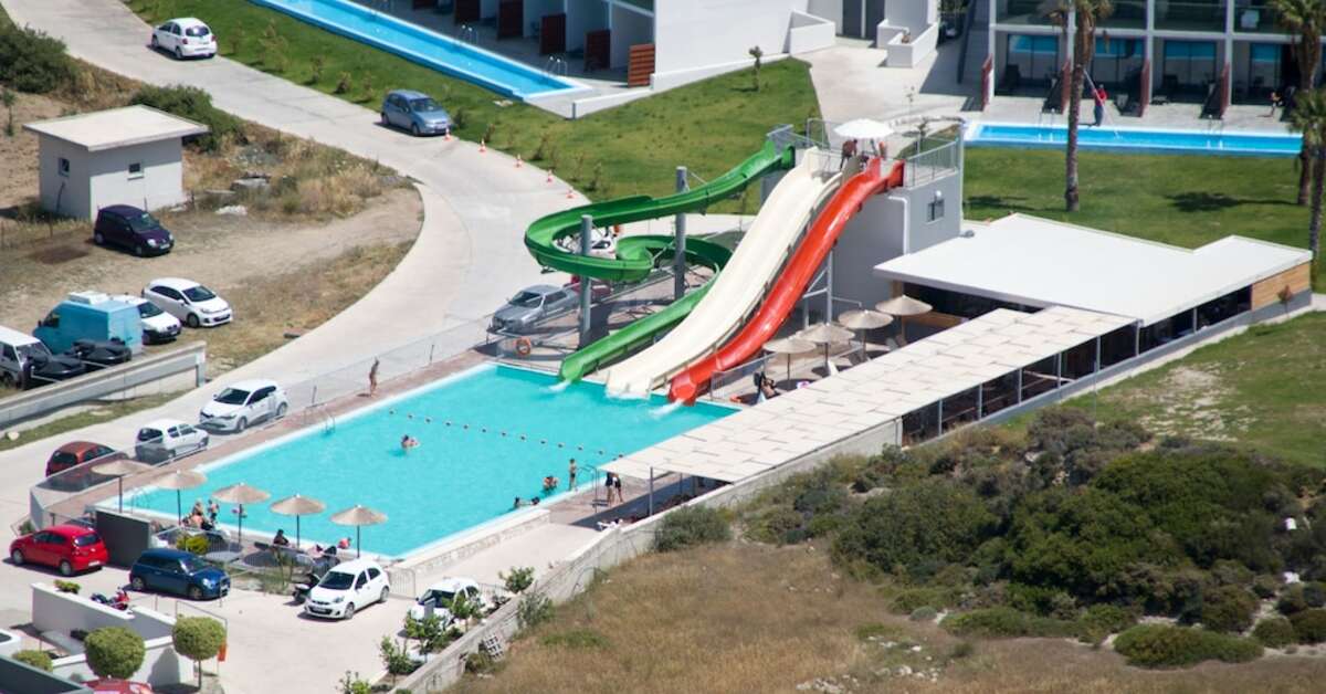 Een foto van het zwembad bij Evita Resort