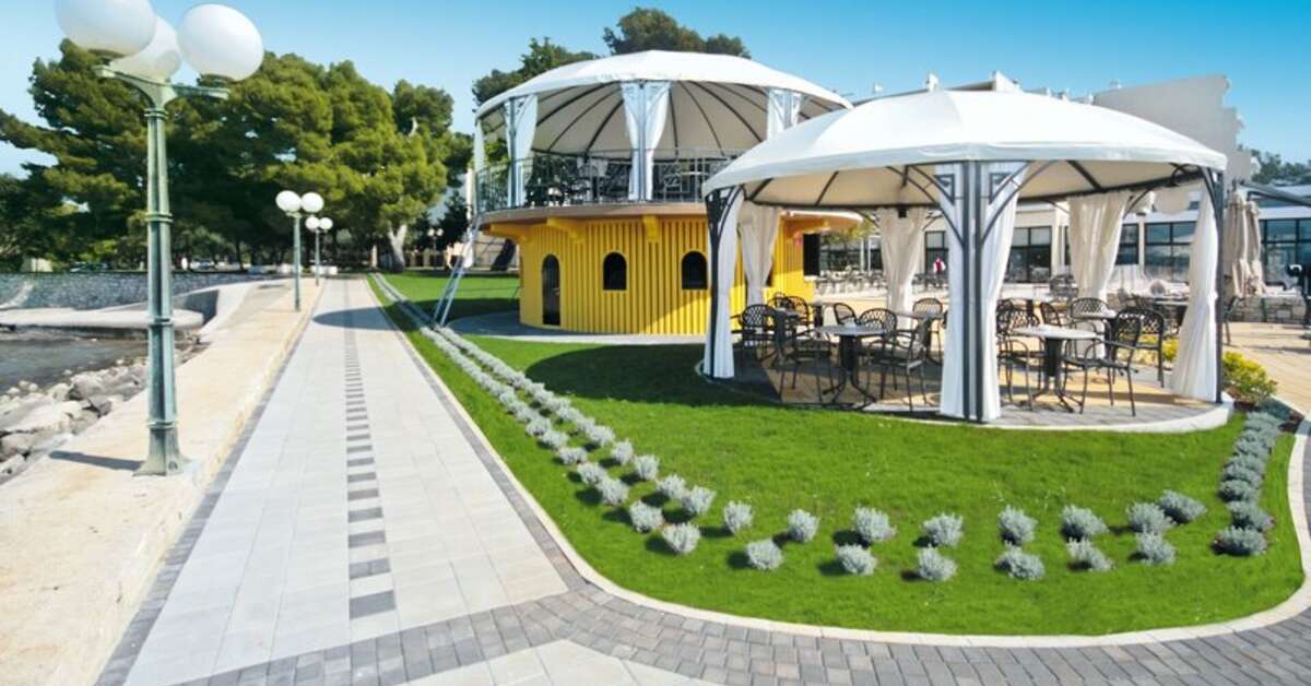 Een foto van het terras bij Hotel Sipar Plava Laguna