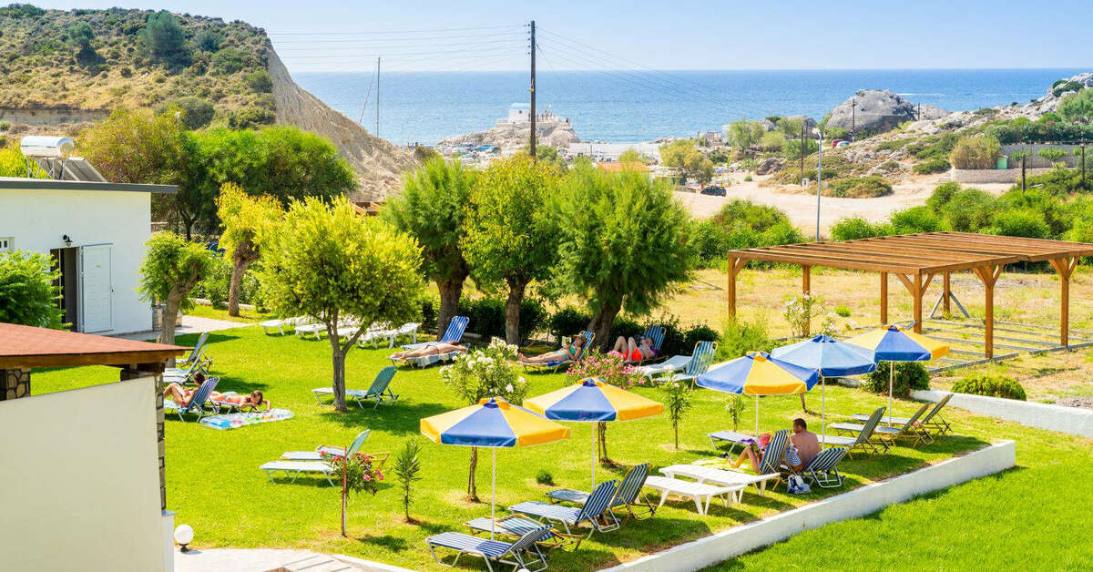Een foto van het terras bij Hotel Relax