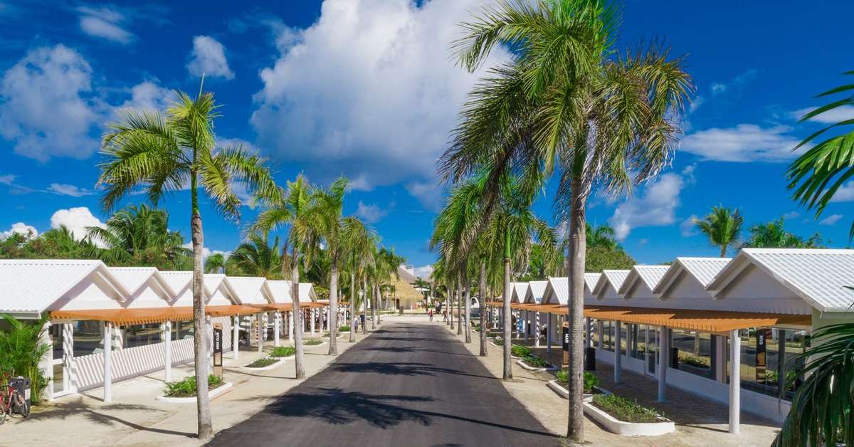 Een foto van de buitenkant van Grand Sirenis Punta Cana Resort