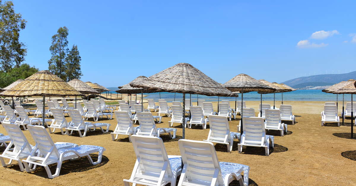 Een foto van het strand bij Ramada Resort by Wyndham Akbuk