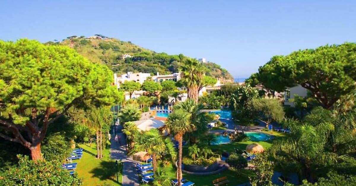 Een foto van de buitenkant van Albergo La Reginella Resort & Spa