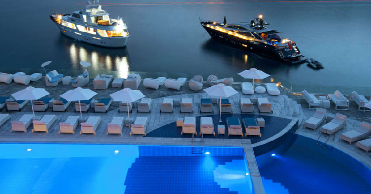 Een foto van het zwembad bij Petasos Beach Resort & Spa