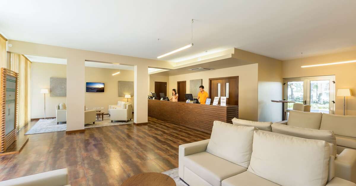 Ein Foto vom Innenbereich im Marriott Residences Salgados Resort