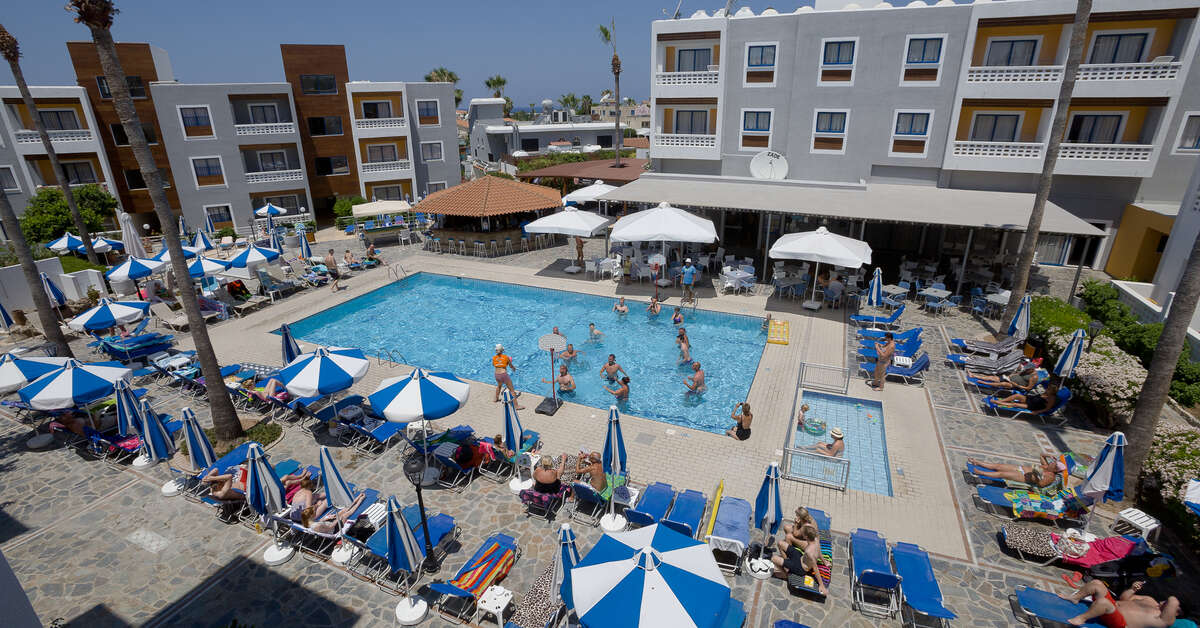 Ein Foto vom Pool im Kefalos Damon Aparthotel