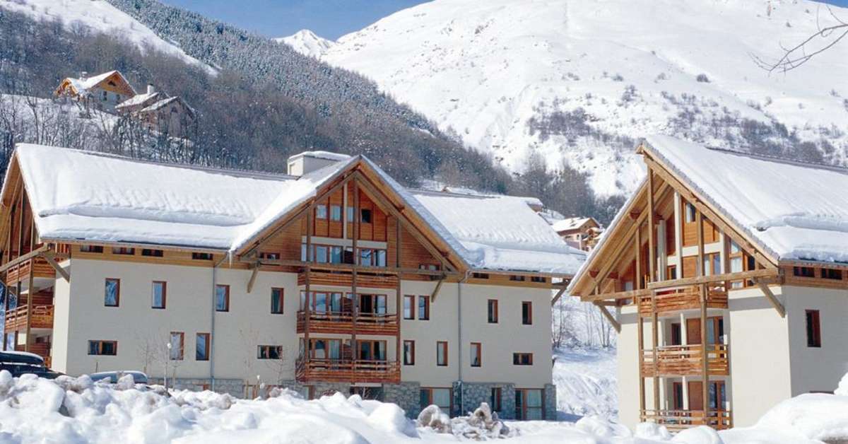 Een foto van de buitenkant van Les Chalets du Galibier
