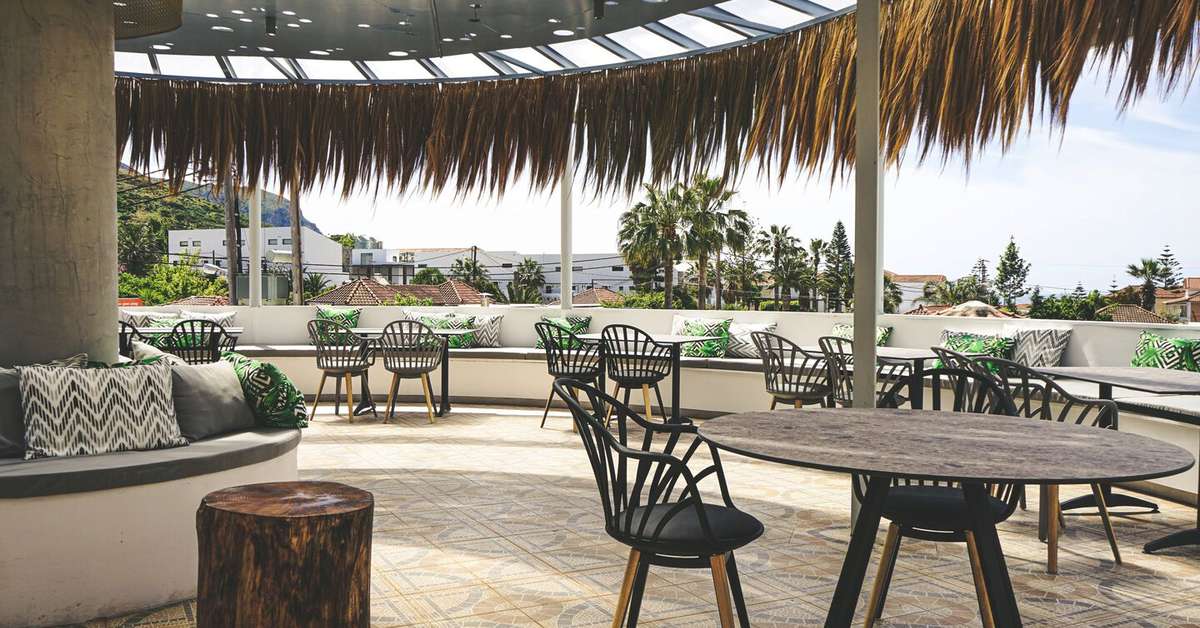 Een foto van het terras bij Meandros Boutique & Spa