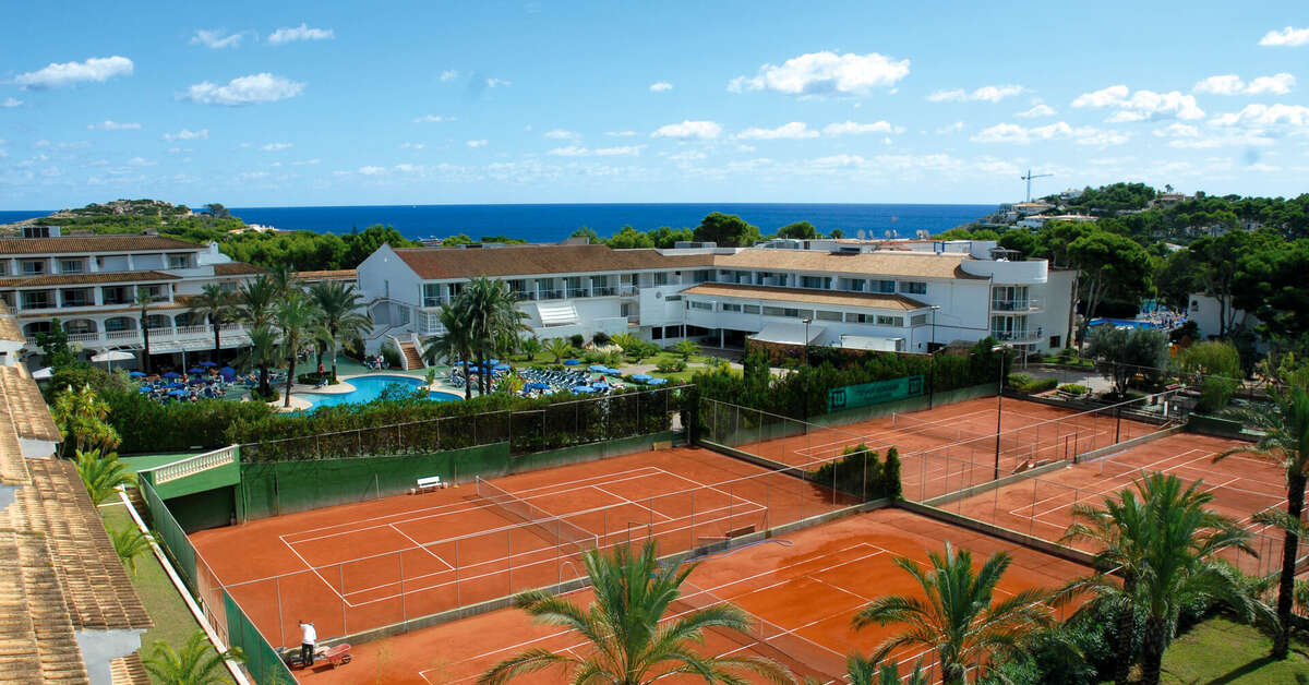 Een foto van de faciliteiten bij Beach Club Font de Sa Cala