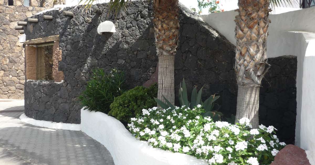 Een foto van de buitenkant van Kamezi Boutique Villas