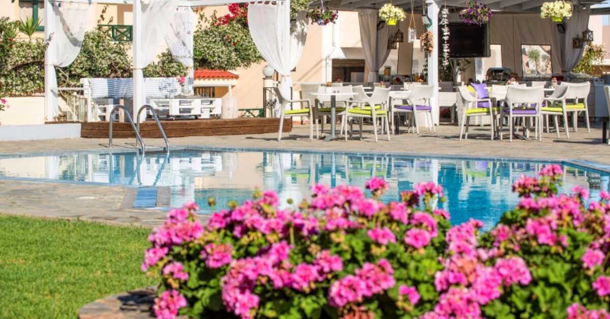 Een foto van het terras bij Kristalli Hotel Appartementen