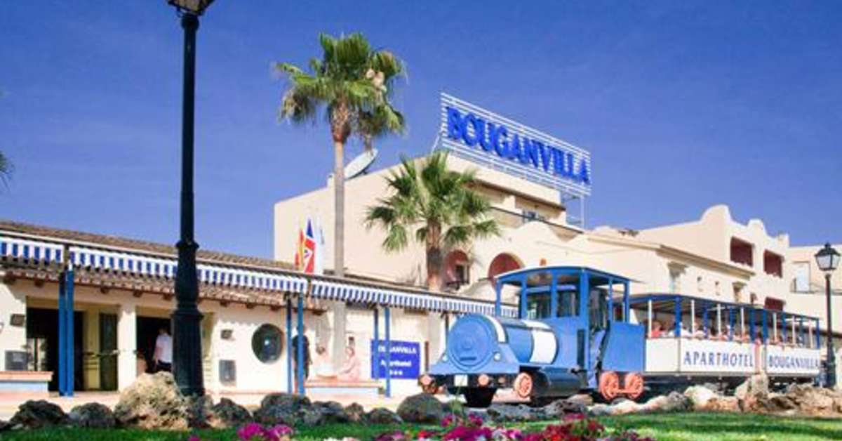 Een foto van de buitenkant van Globales Bouganvilla Aparthotel
