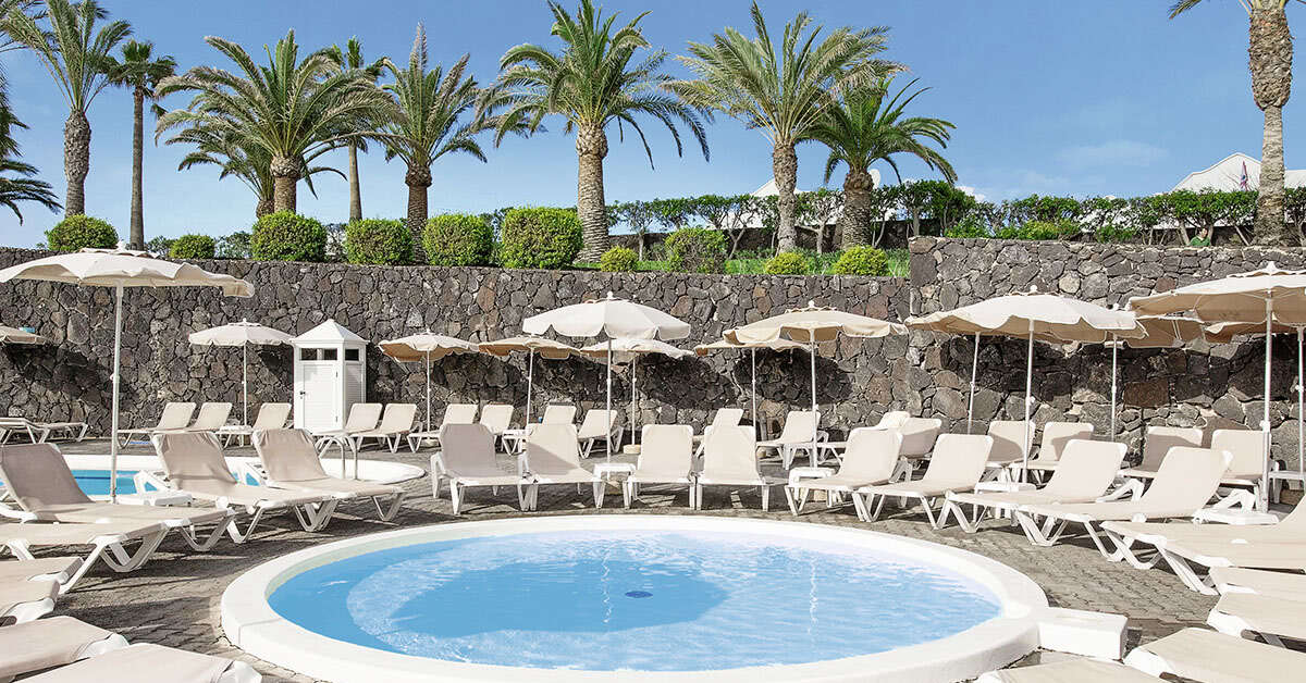 Een foto van het zwembad bij Relaxia Olivina Lanzarote