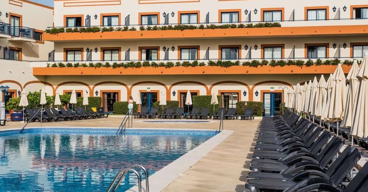 Een foto van het zwembad bij Vila Gale Tavira