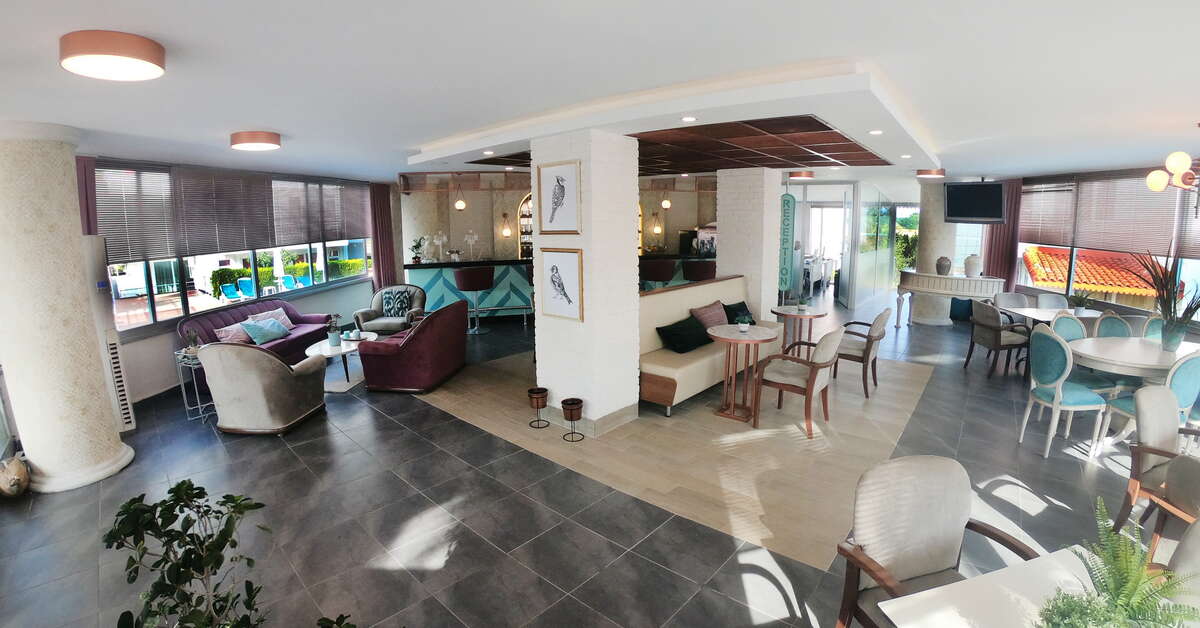 Een foto van het interieur van Irem Garden Hotel