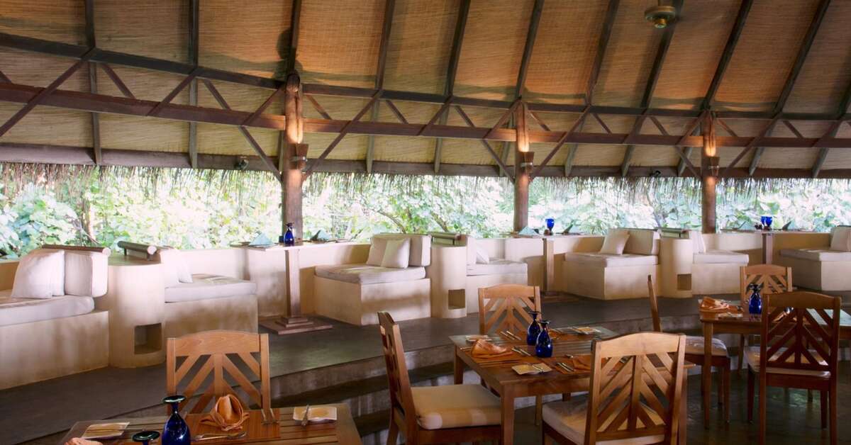 Een foto van het terras bij Coco Palm Dhuni Kolhu