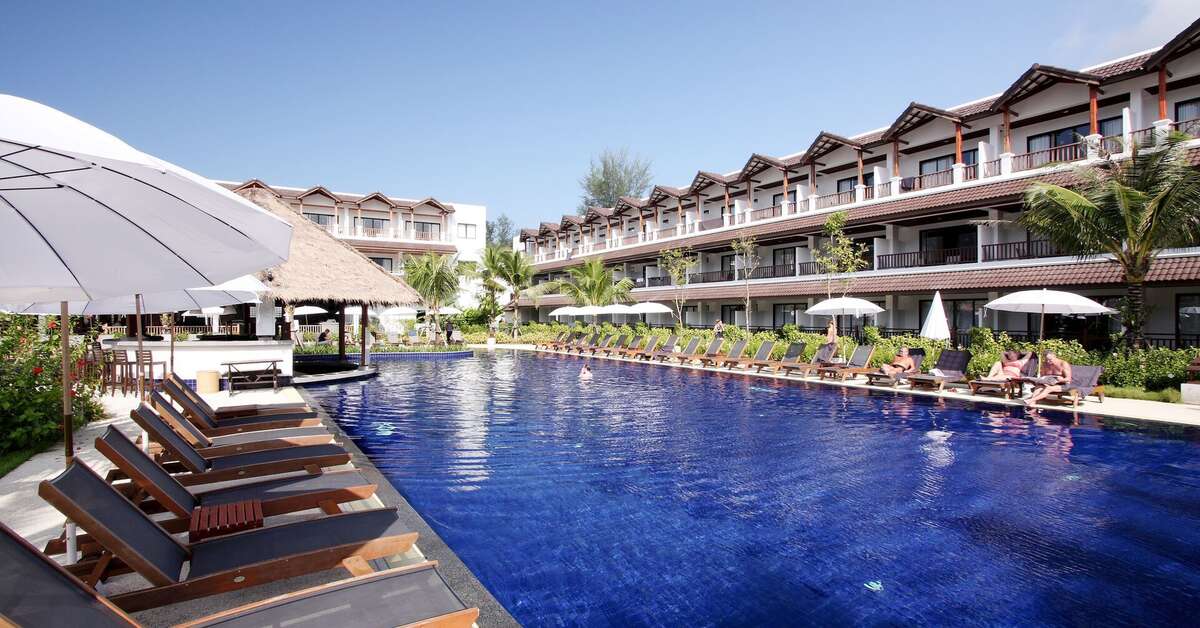 Een foto van het zwembad bij Sunprime Kamala Beach