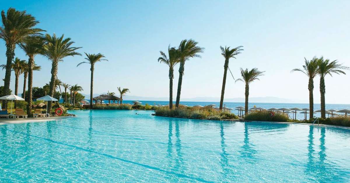Een foto van het zwembad bij Grecotel Kos Imperial
